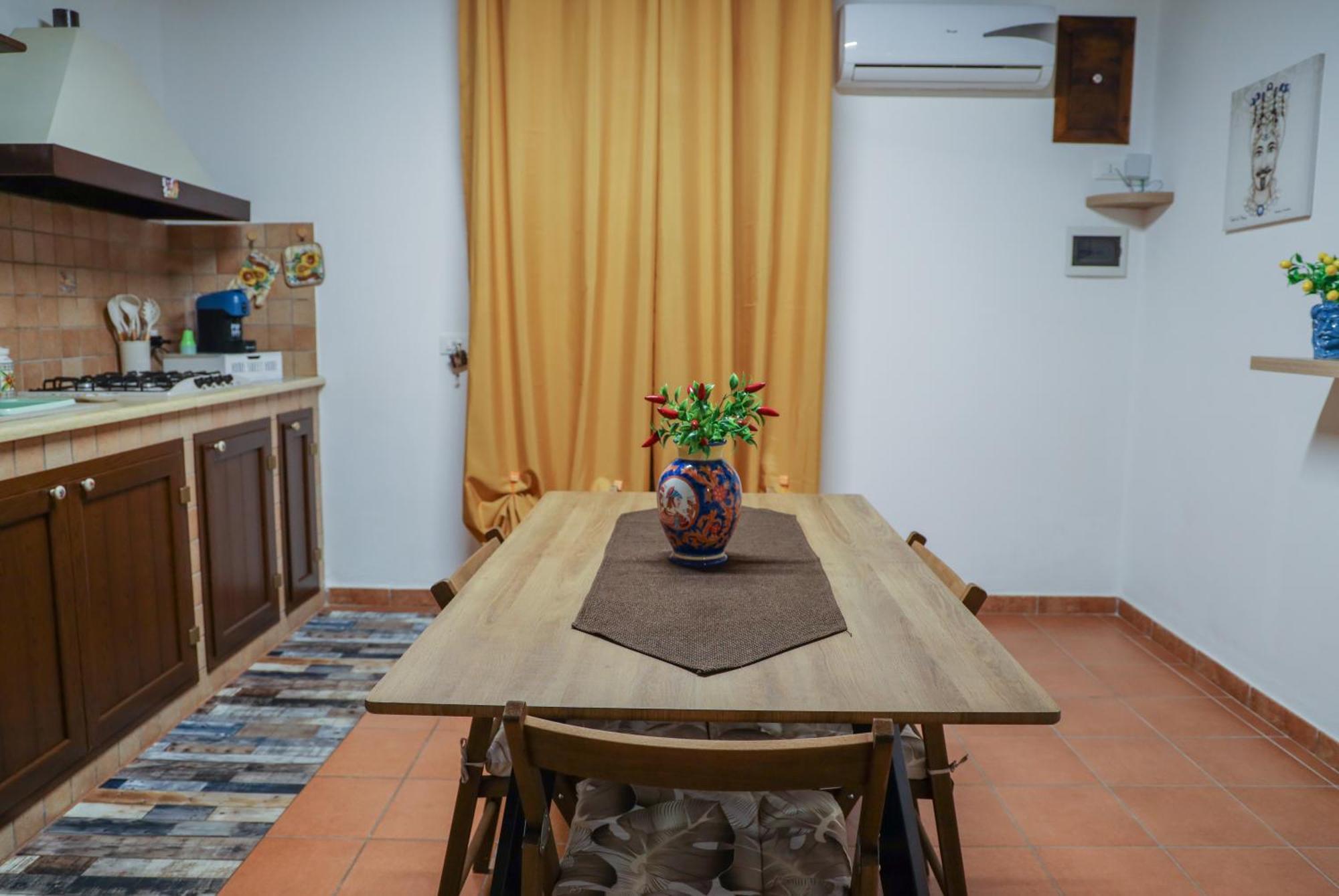 La Folkloressa Apartments Palermo Bagian luar foto